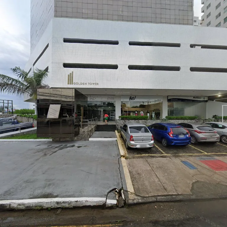 Fachada do edifício Golden Tower em São Luís